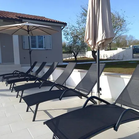 House House Milotici Holiday home Tinjan