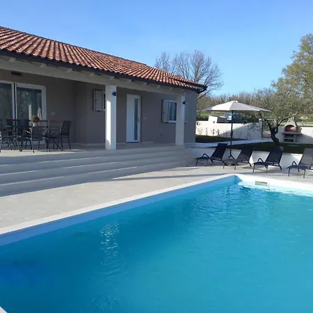 House House Milotici Holiday home *